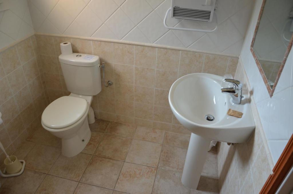 Les Rives Du Loup Hotel Tourrettes-sur-Loup Habitación foto